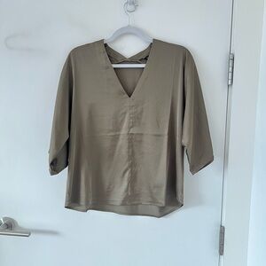 Banana Republic Women's Olive V-Neck Blouse NWT